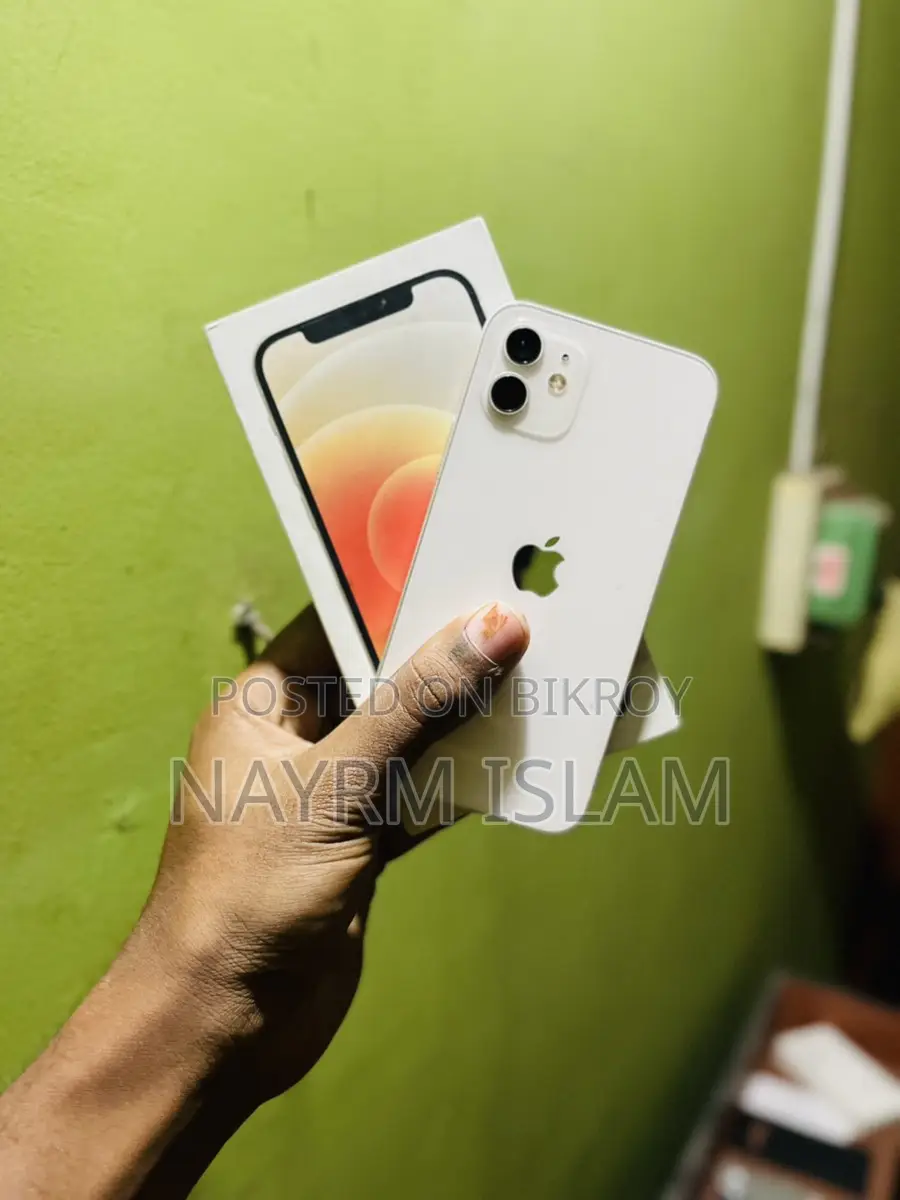 Apple iPhone 12 (Used)