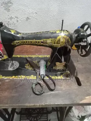 পুরাতন সেলাই মেশিন