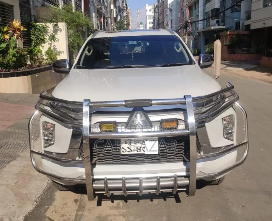 Mitsubishi Pajero Sport ৭ সিট সানরুফ ২০১৯