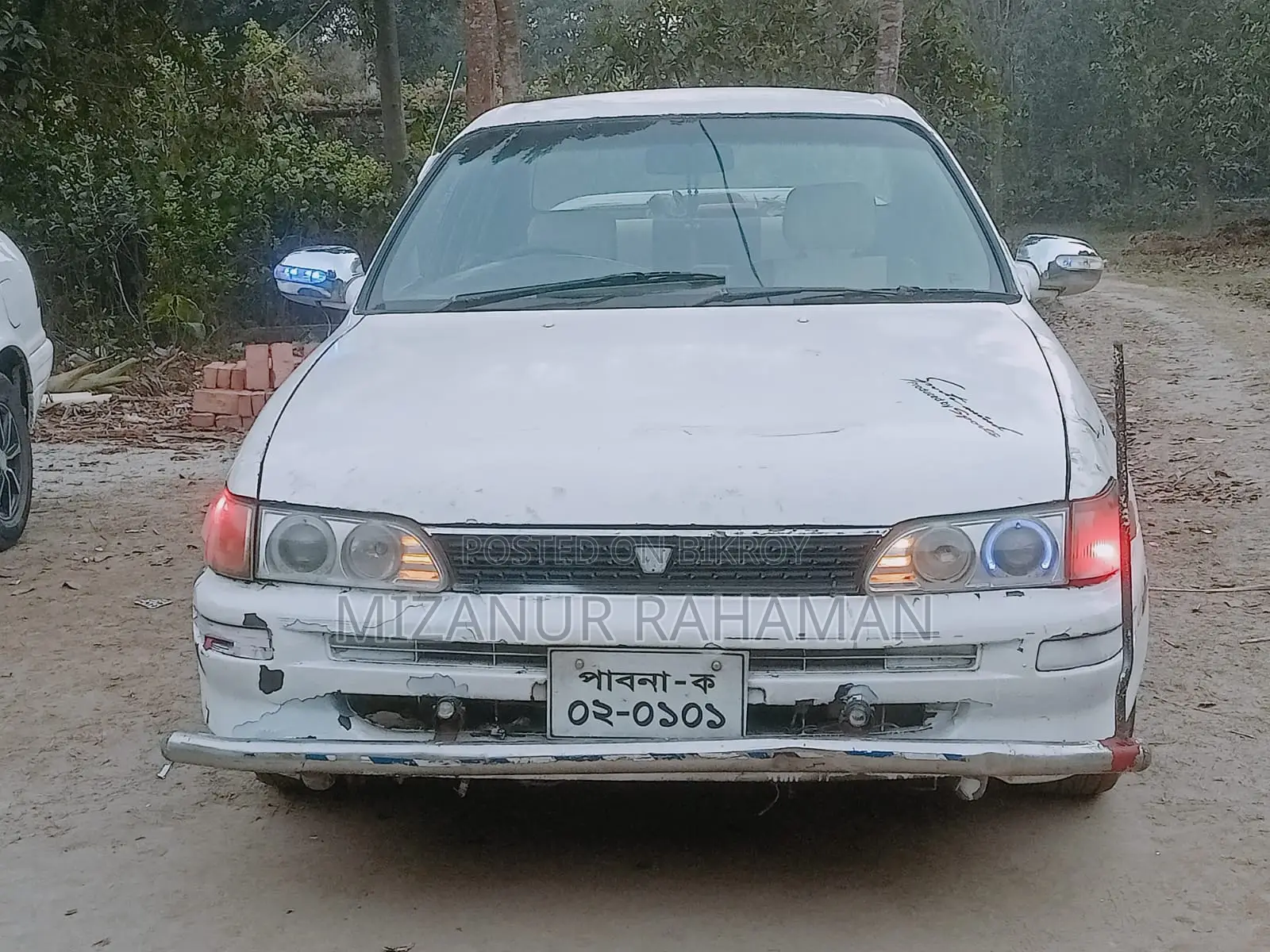 Toyota Corolla . 2001