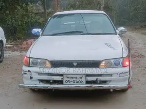 Toyota Corolla . 2001