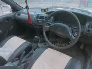 Toyota Corolla . 2001