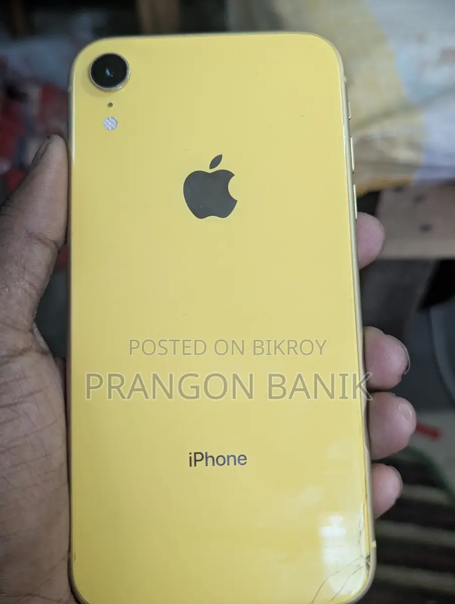 Apple iPhone XR . (Used)