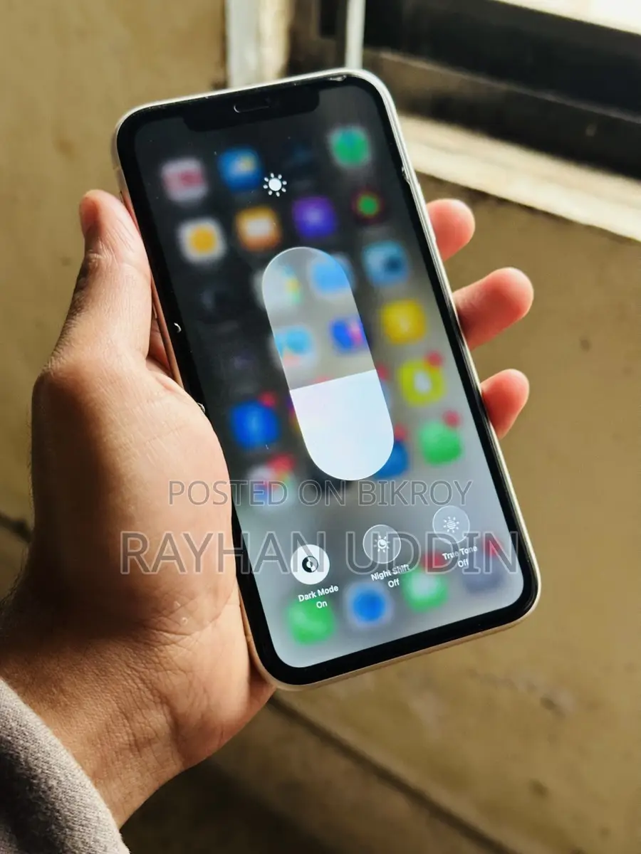Apple iPhone 11 (Used)