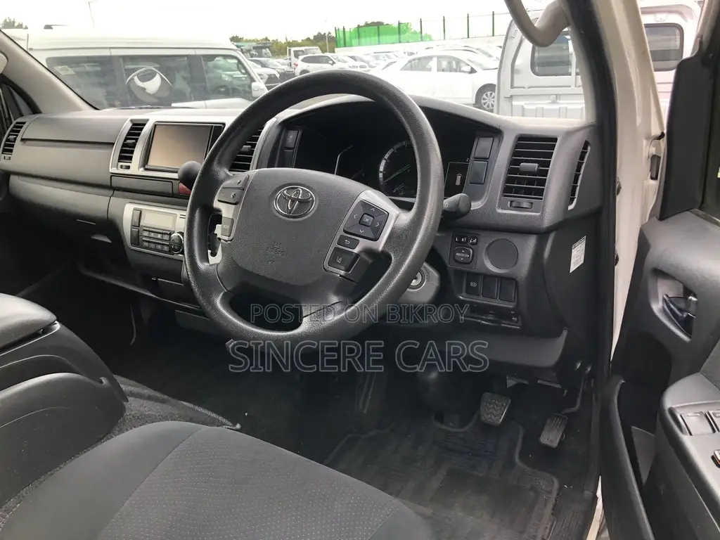 Toyota Hiace SUPER GL KEY LED 2020