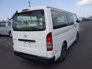 Toyota Hiace DX SINGLE AC 4POINT 2020