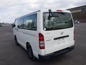 Toyota Hiace DX SINGLE AC 4POINT 2020