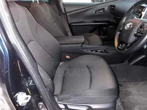 Toyota Prius S PKG HYBRID 2021