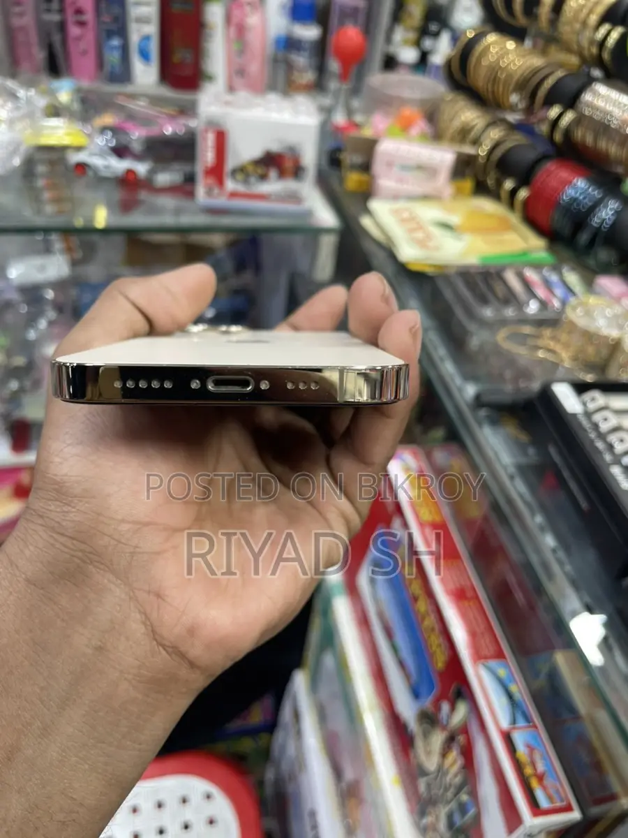 Apple iPhone 12 Pro . (Used)