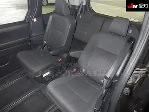 Toyota Noah G 4.5 Two Door Power 2022