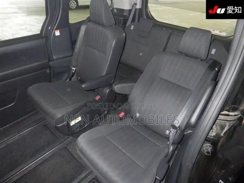 Toyota Noah G 4.5 Two Door Power 2022