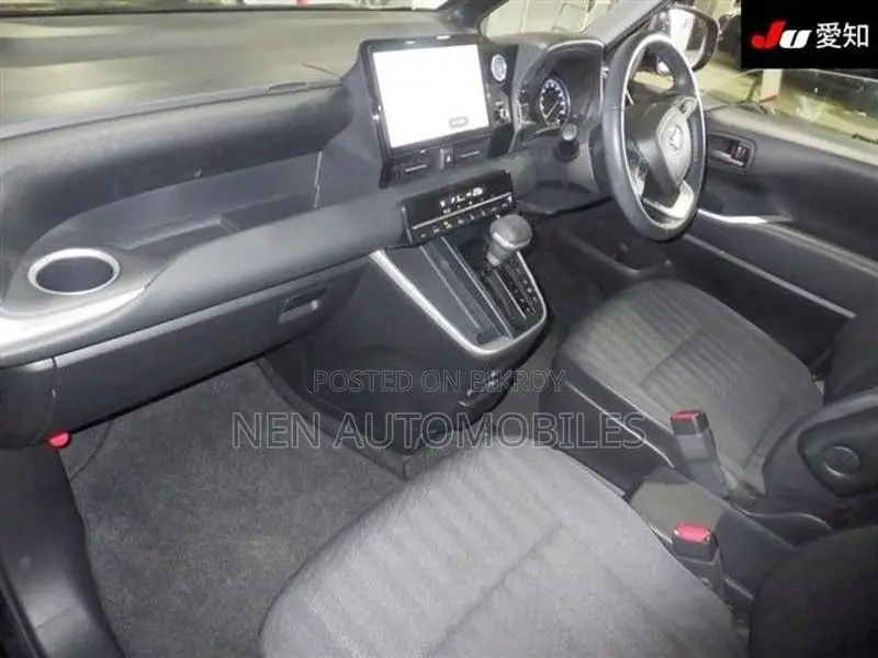Toyota Noah G 4.5 Two Door Power 2022