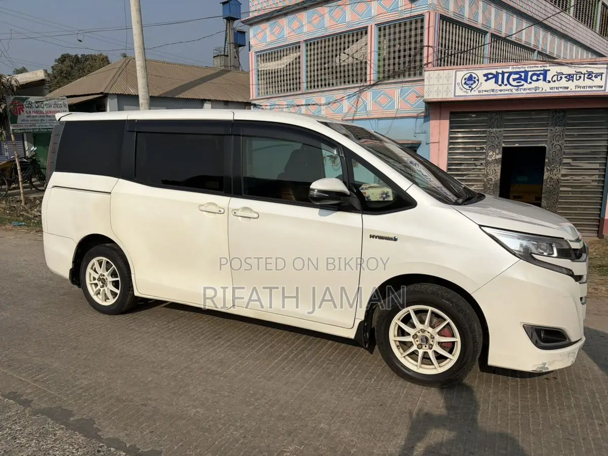 Toyota Noah 2017