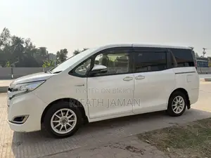 Toyota Noah 2017