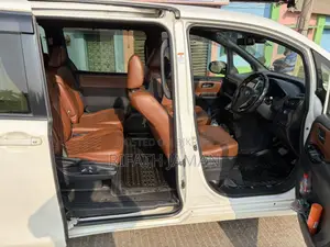 Toyota Noah 2017