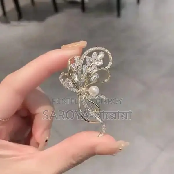 Bouquet Pearl Brooch