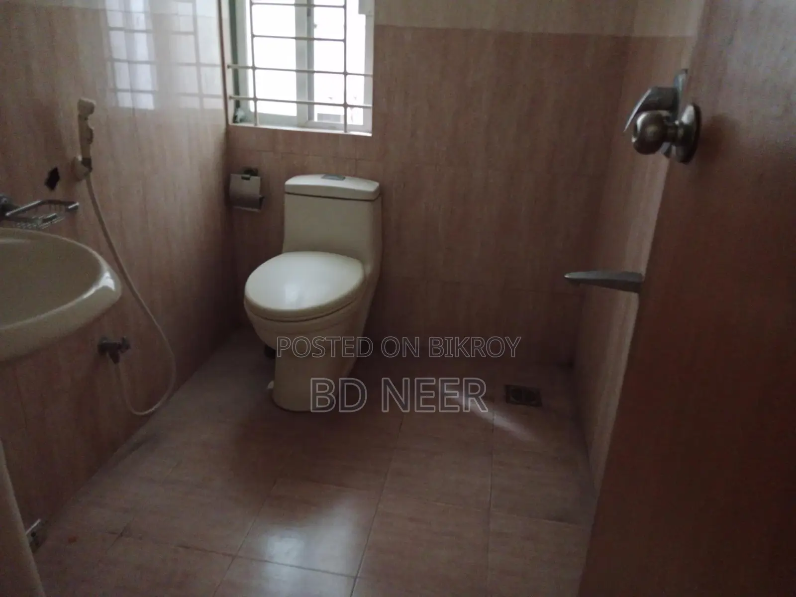 Semi-furnished gym & pool apartment available in Gulshan 2 North side
