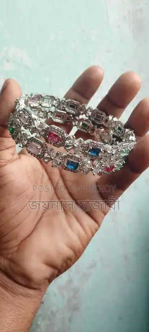 হাতের চুরি একদম নতুন