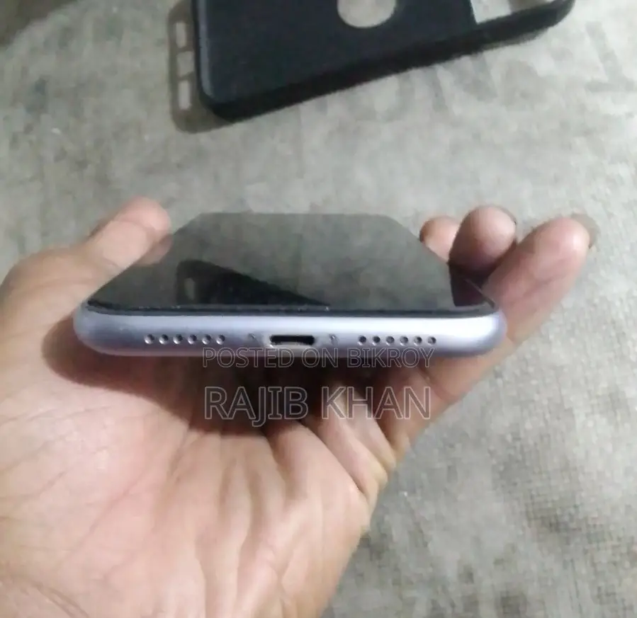 Apple iPhone 11 (Used)