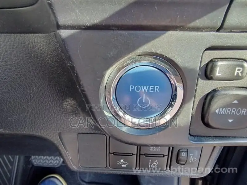 Toyota Fielder Ex Hybrid Black 2022