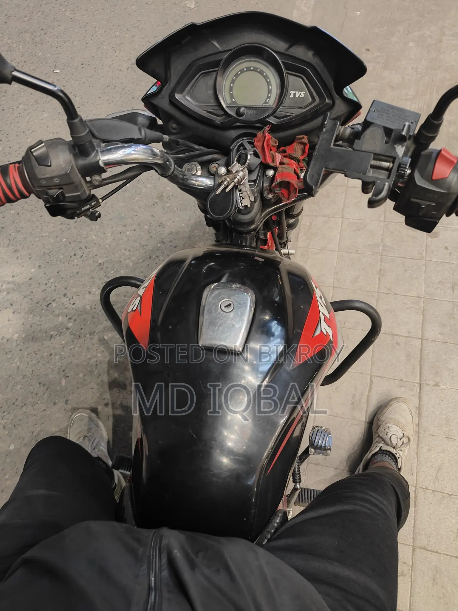 TVS Stryker . 2016