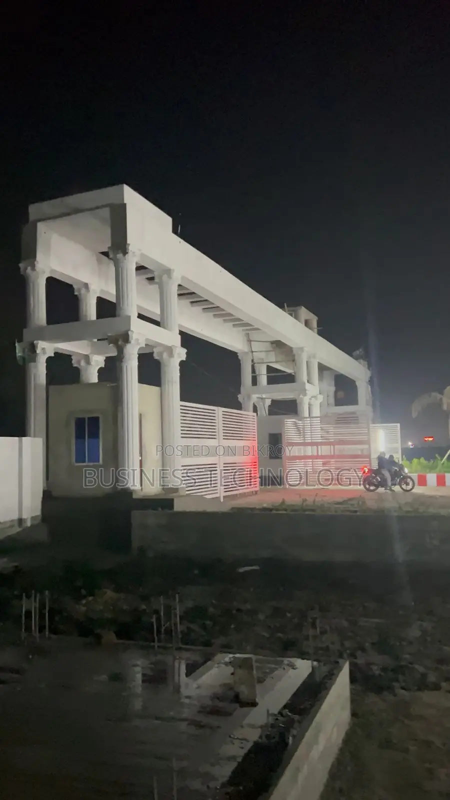 "বিলাসিতার, আরাম,আভিজাত্য __সবই এখন আপনার সাধ্যের মধ্যে।