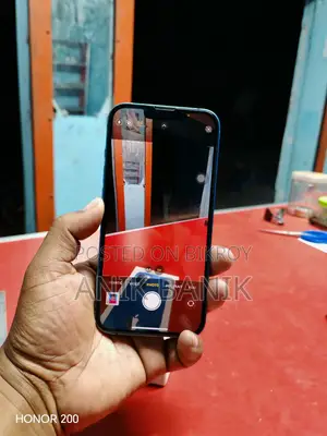Apple iPhone 13 (Used)