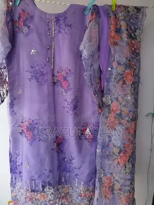 Selling Three-Piece Set