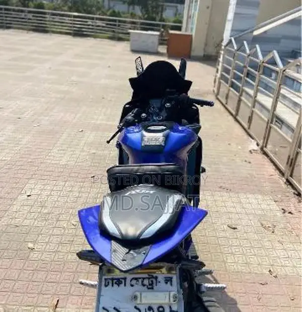 Yamaha R15 2014