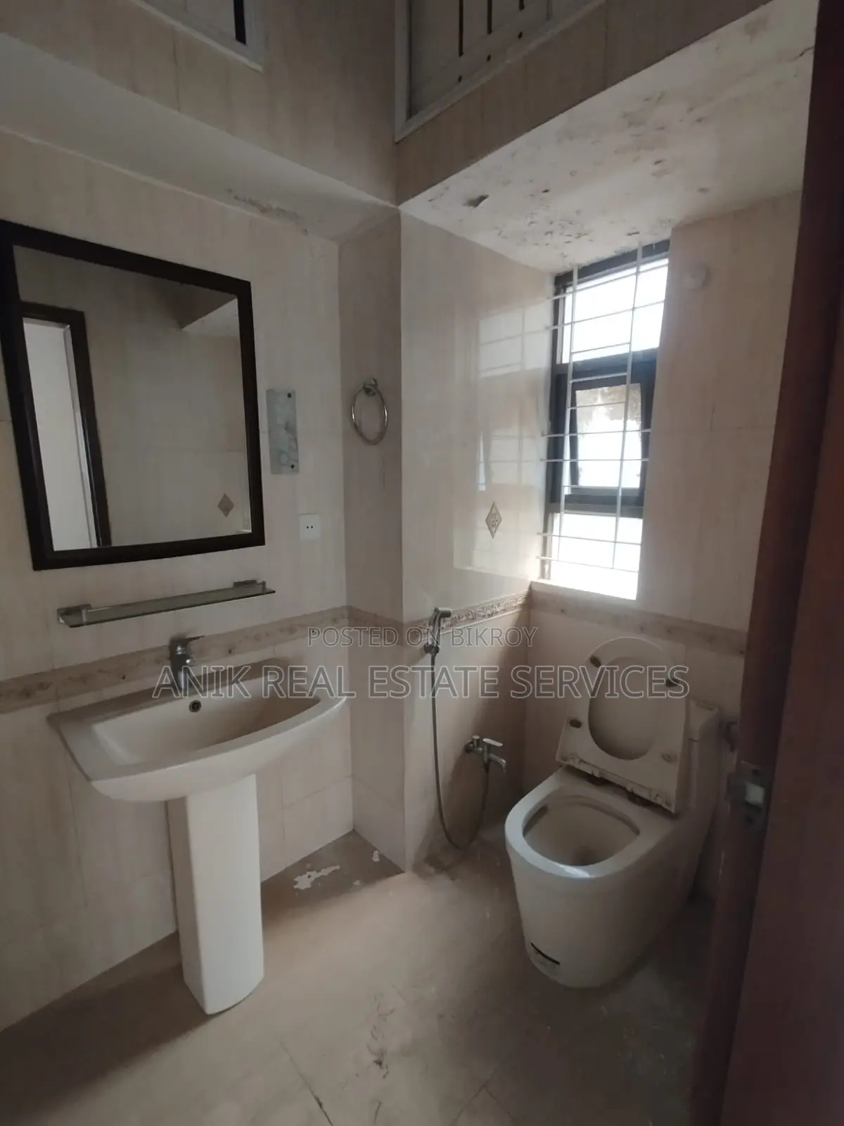 Good Quality 4 Bedroom Un Farnised Flat Rent At Gulshan