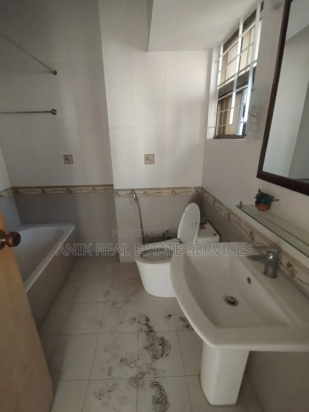 Good Quality 4 Bedroom Un Farnised Flat Rent At Gulshan