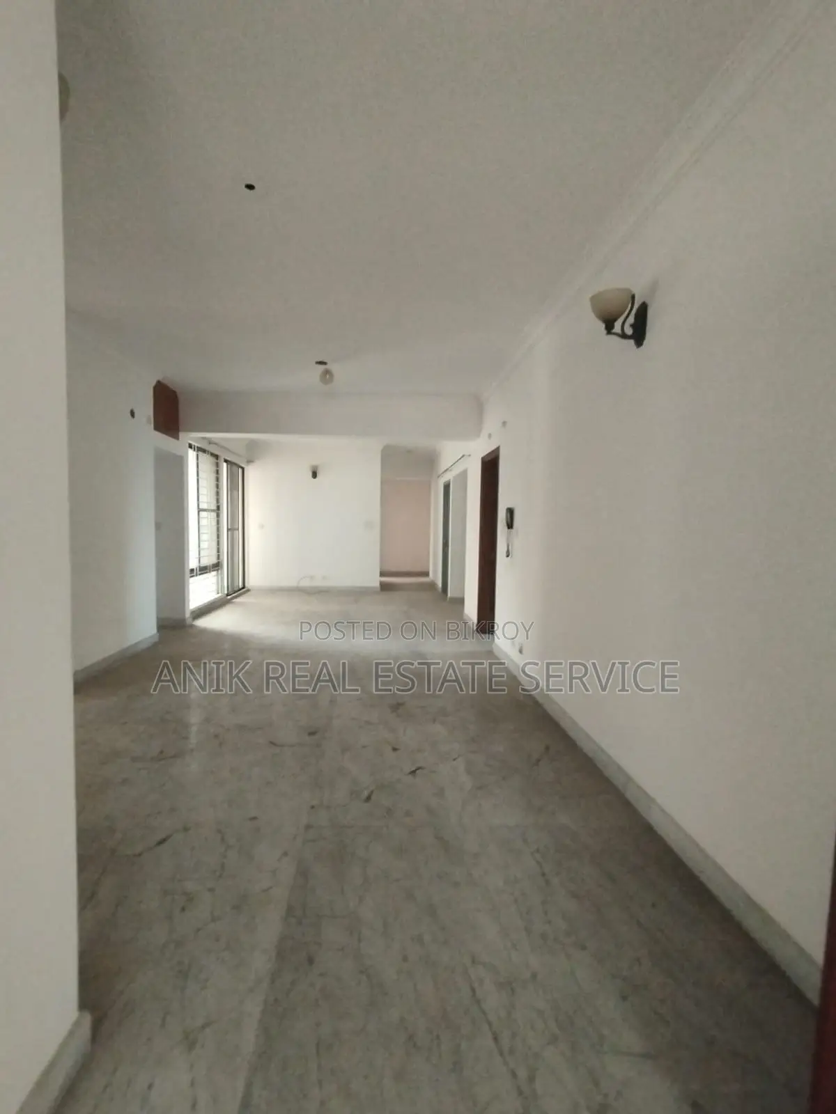 গুলশানে ভালো মানের ৪ বেডরুমের আনফার্নিশড ফ্ল্যাট ভাড়া