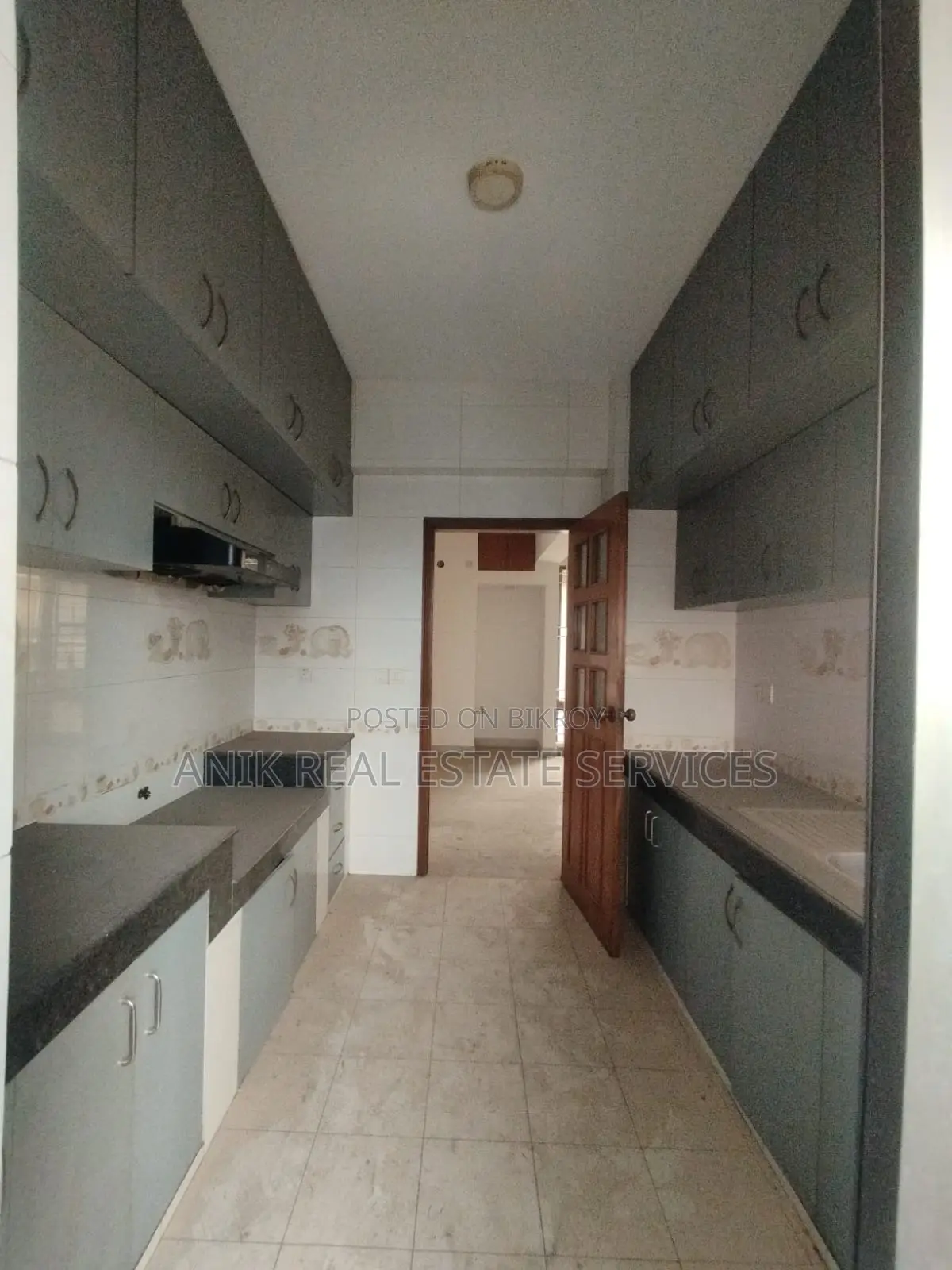 Good Quality 4 Bedroom Un Farnised Flat Rent At Gulshan