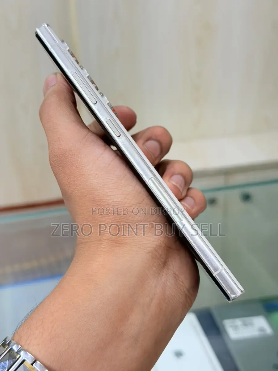 Samsung Galaxy S23 Ultra White color (Used)