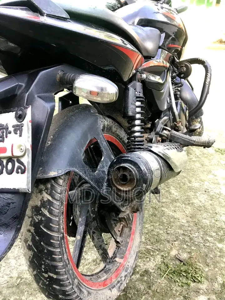 Bajaj Pulsar 150 . 2017