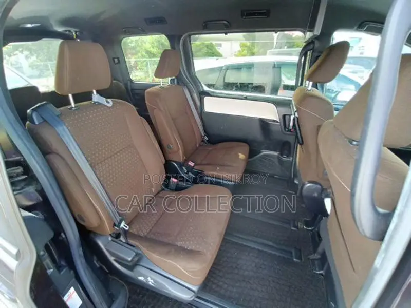 Toyota Noah G Hybrid Black 2021