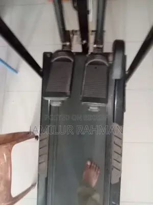 একটি পুরাতন ম্যানুয়াল ট্রেডমিল বিক্রি করতে চাচ্ছি