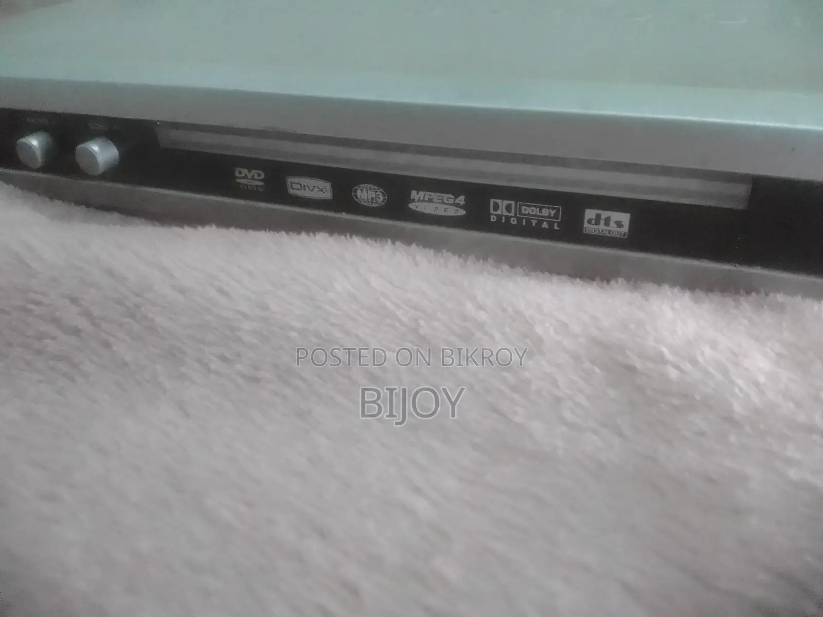 Singer CD Player