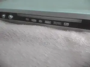 Singer CD Player