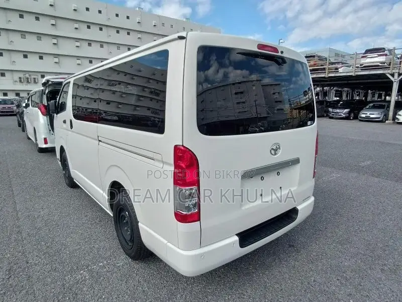 Toyota Hiace Ambulance GL 2020
