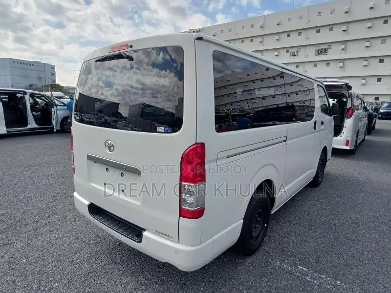 Toyota Hiace Ambulance GL 2020
