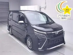Toyota Voxy hybrid 2021