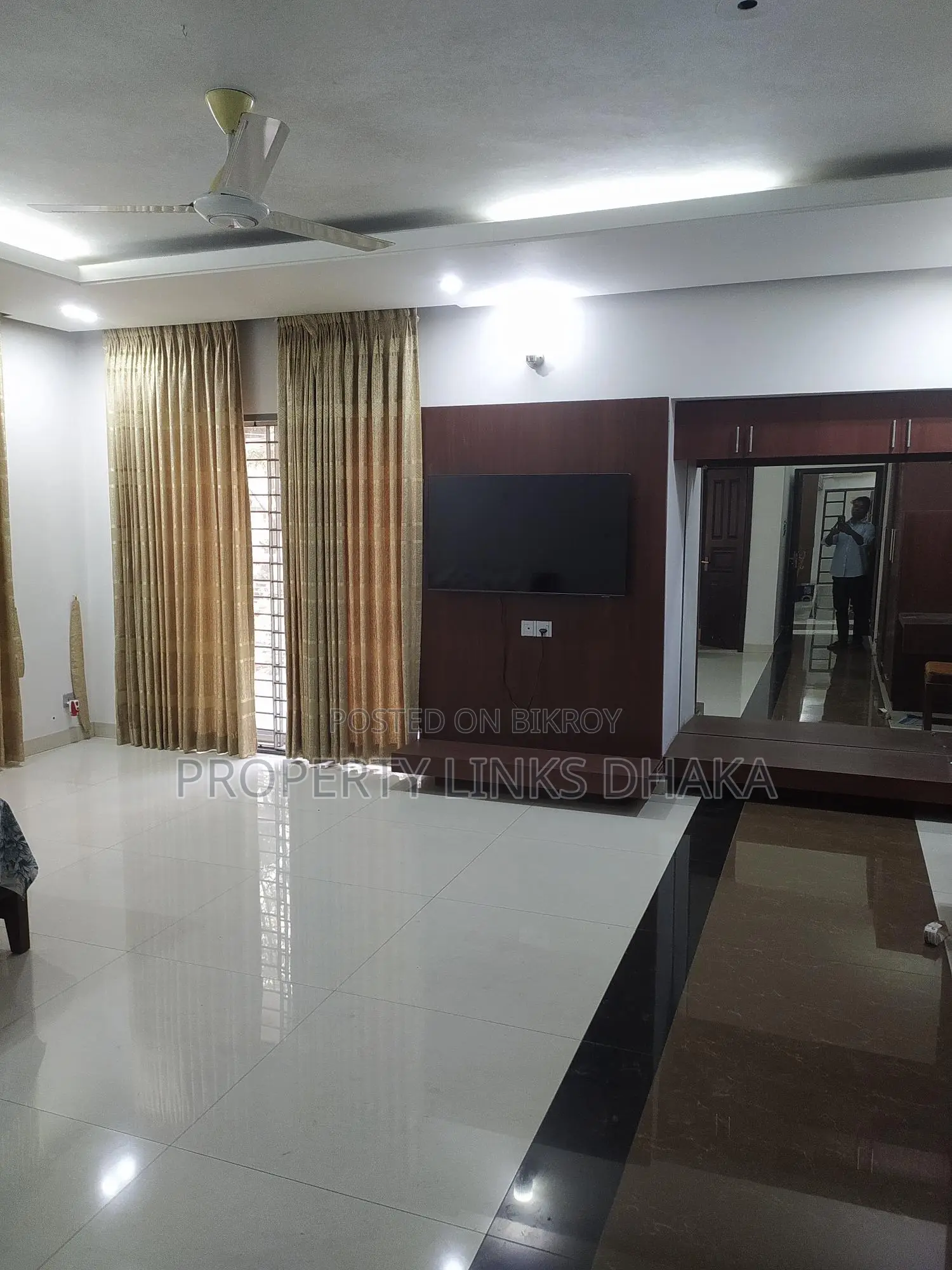গুলশান ২-এ বিলাসবহুল ফুল ফার্নিশড অ্যাপার্টমেন্ট