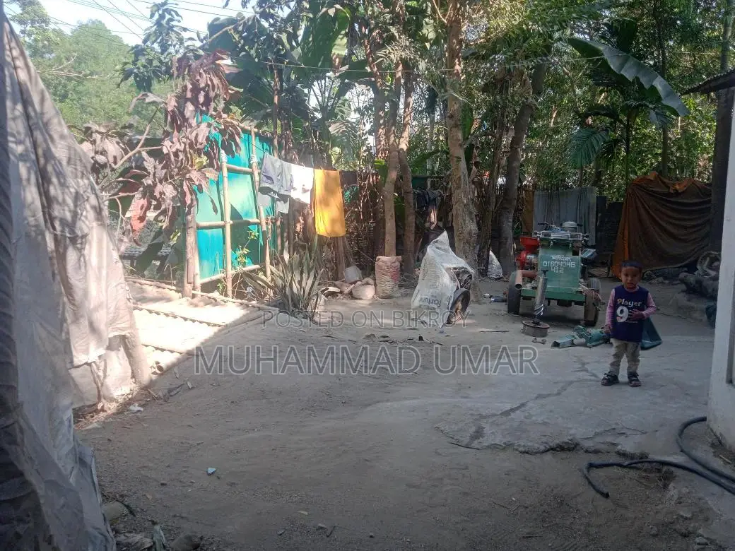 তিন শেড বসত বাড়ি বিক্রি হবে