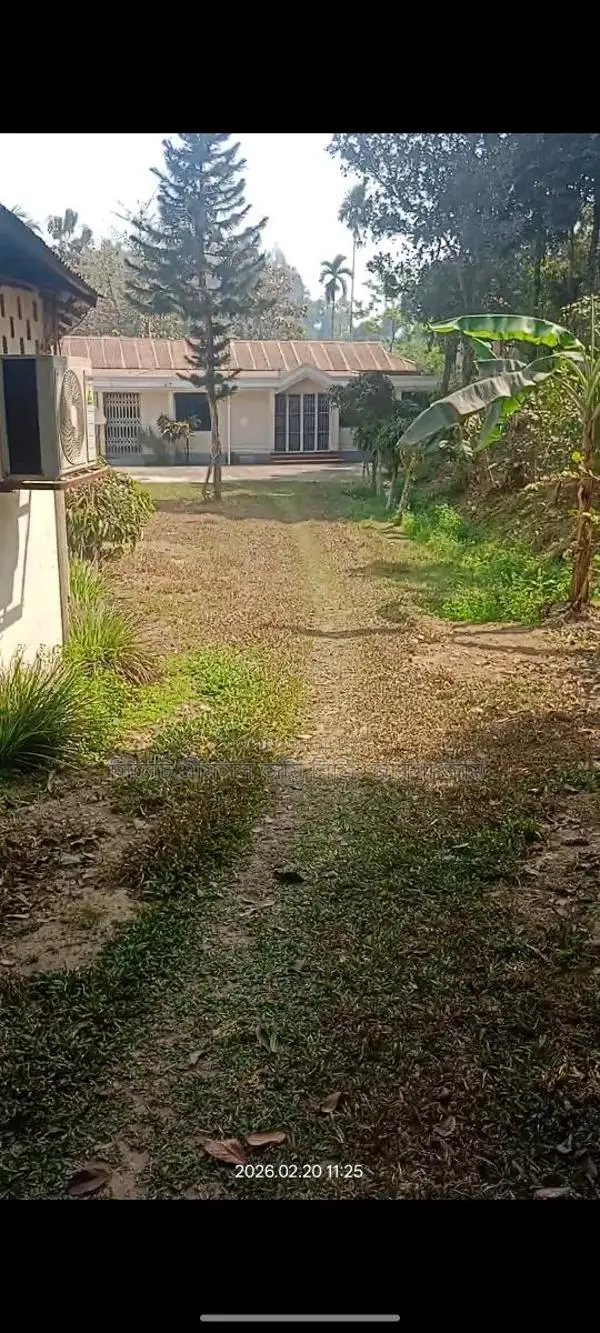 Prime Location Market for Sale Grand Sultan Front