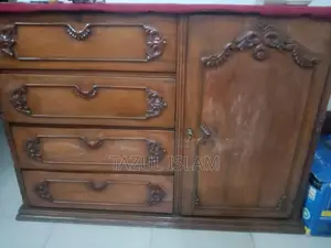 আসবাবপত্র বারনিশ ও পলিশ