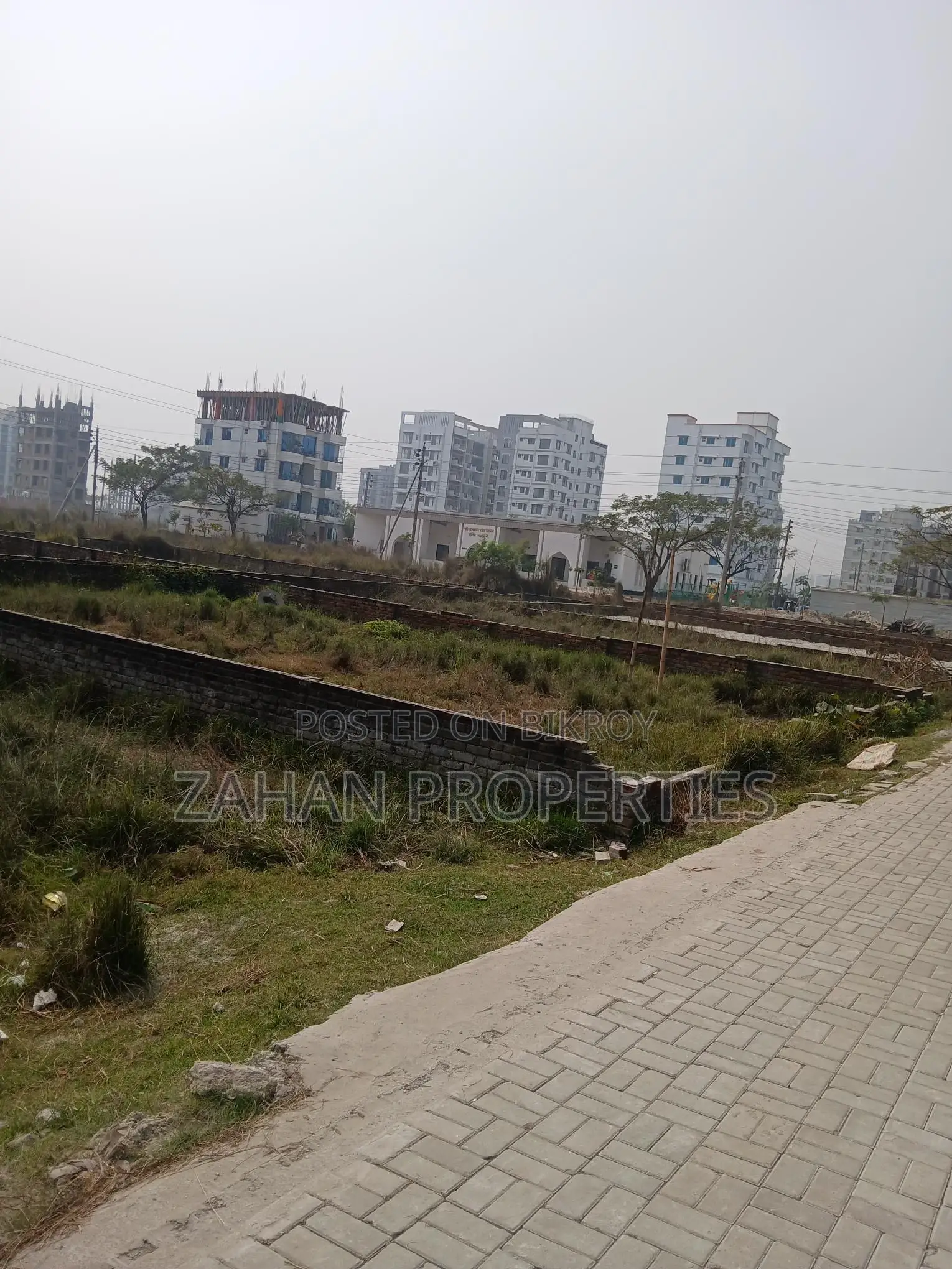 Corner Plot for Sale - P Block, 10 Katha