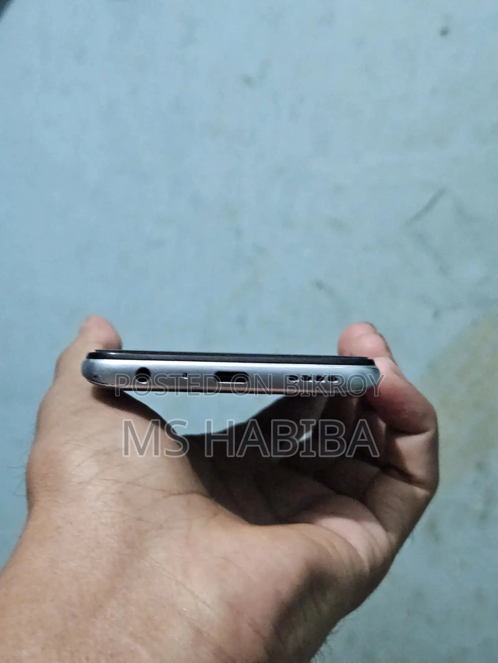 Realme 7 8/256 (Used)
