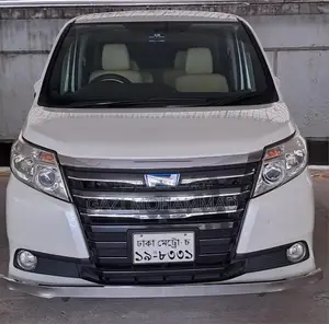 Toyota Noah G 2014