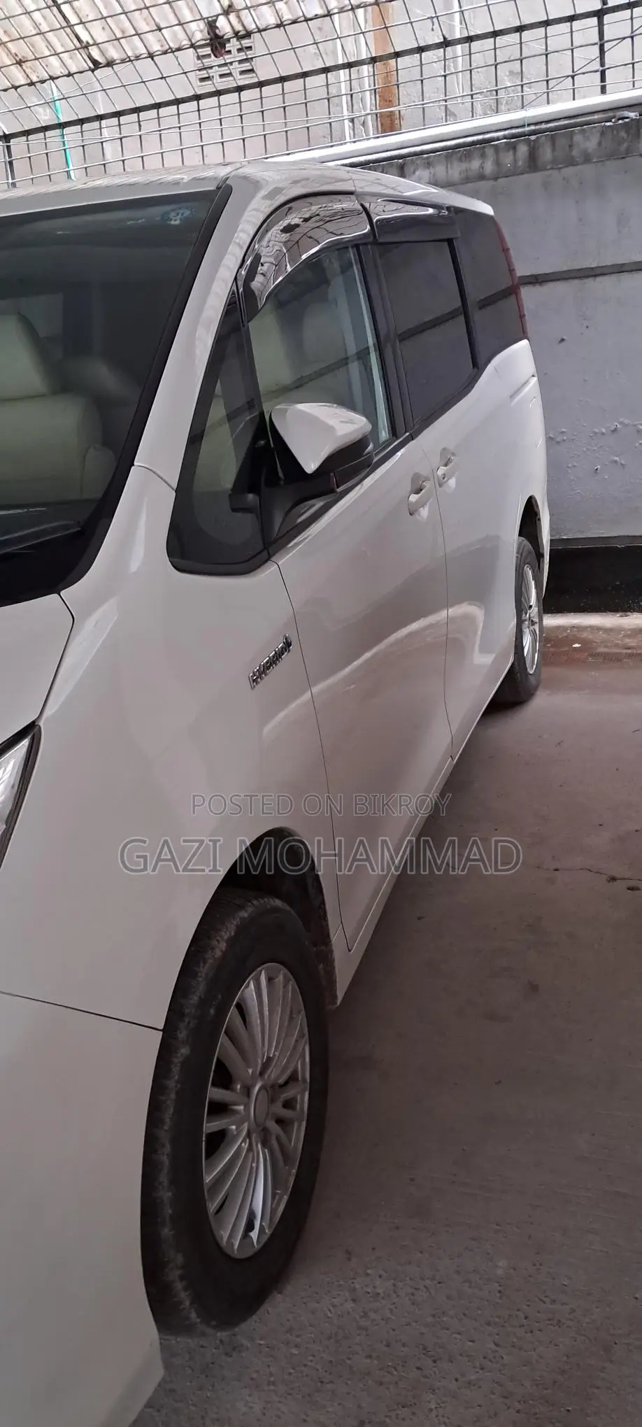 Toyota Noah G 2014